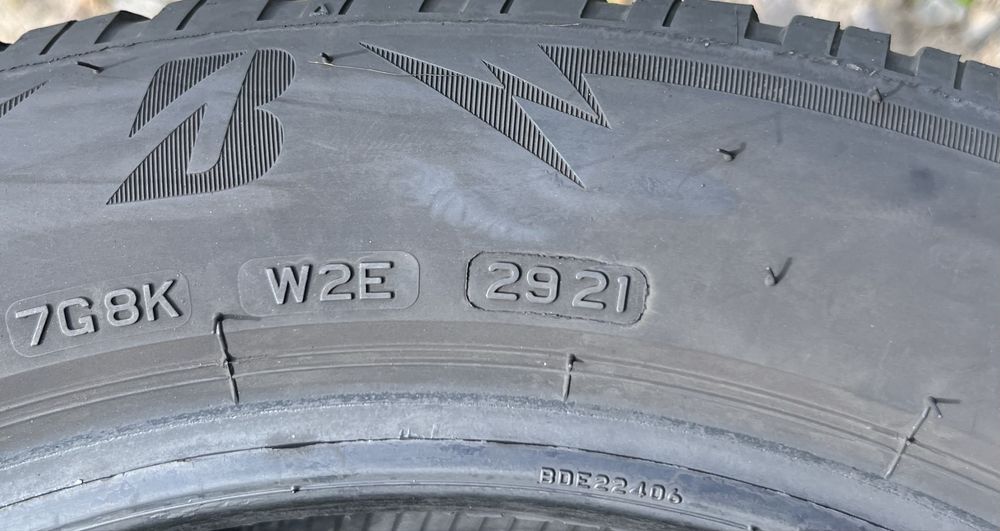 Зимові шини комплект 205/55 r16 Bridgestone