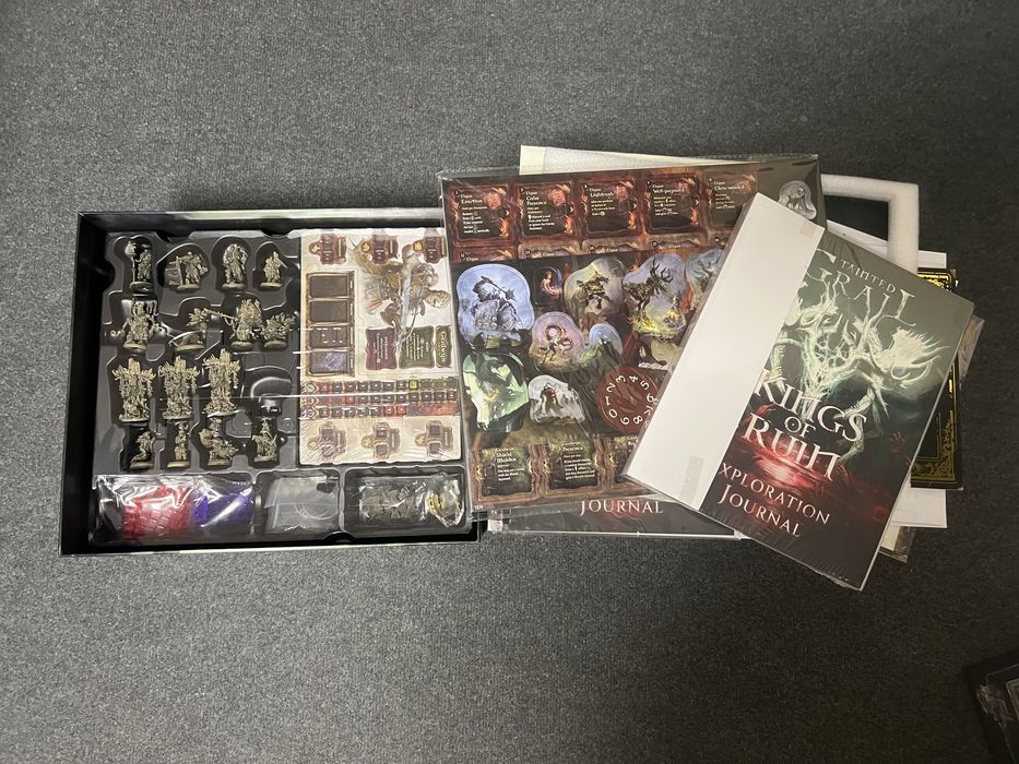 Настільна гра - Tainted Grail: Kings of Ruin (sundrop)