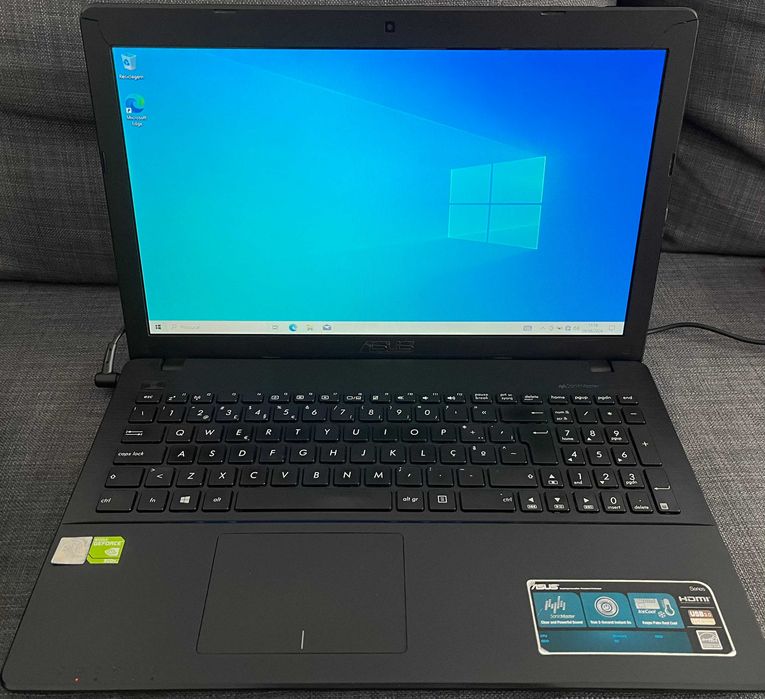 Portátil ASUS X552M