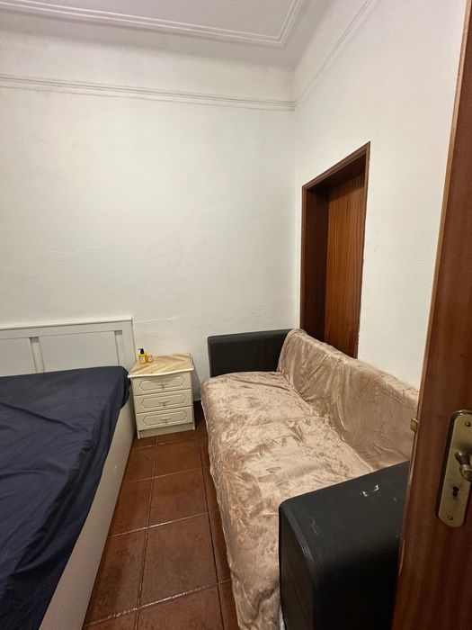 Aluguer de quarto + sala Arroios, Alameda.