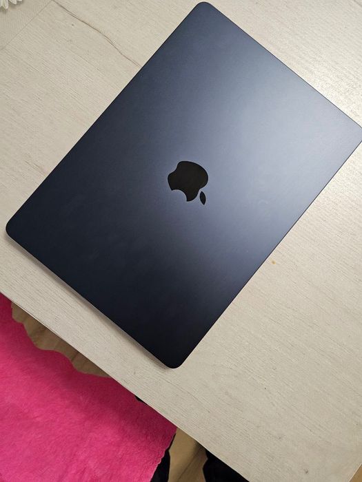 MacBook AirM2 (2022)/24 GB RAM/1 TB SSD/Stan idealny/91% bateria