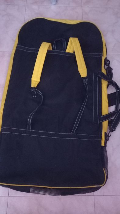 Vendo mochila de Bodyboard, muito barata
