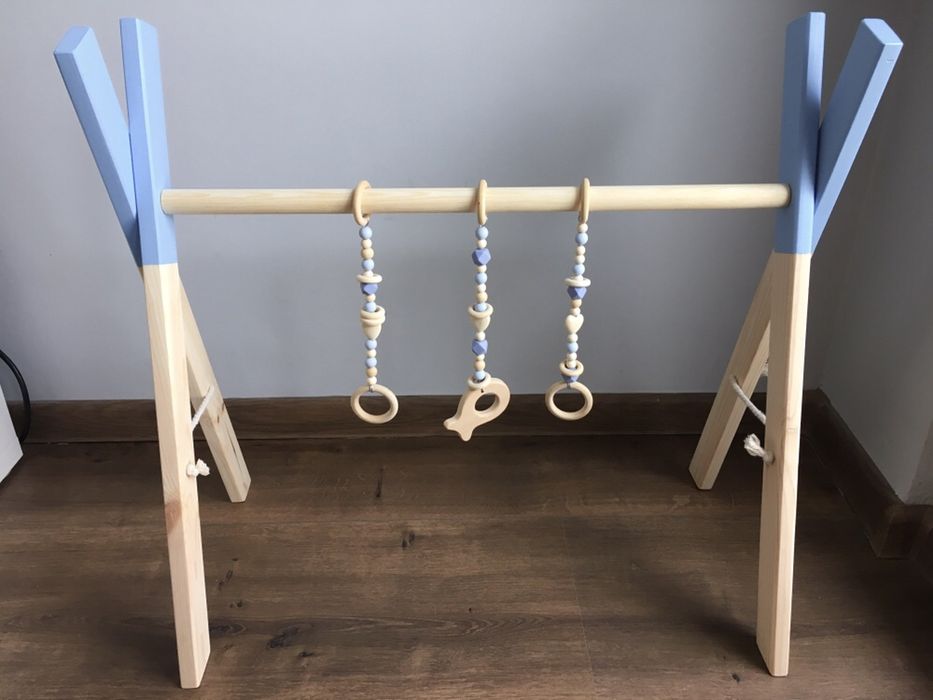 Stojak edukacyjny baby gym, zawieszki, gryzak drewniany