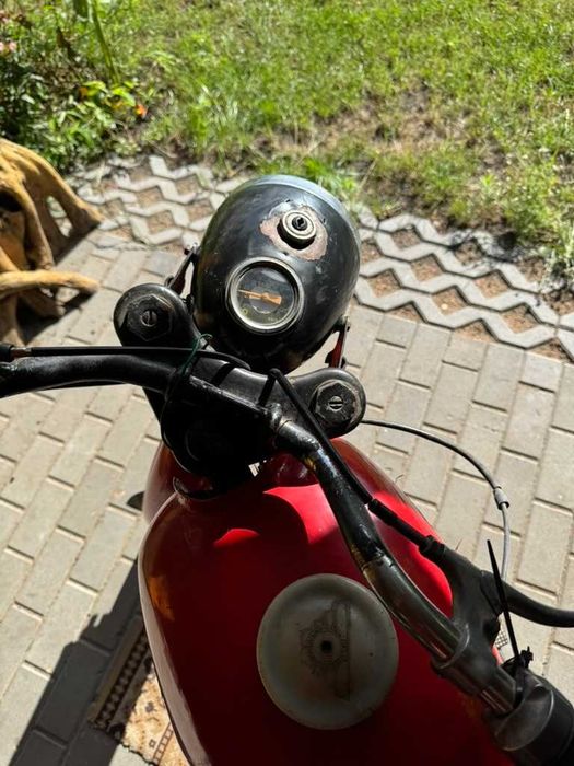 Motor WSK 125 czerwony