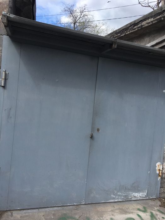Гараж у центрі район АТБ (ринок)
