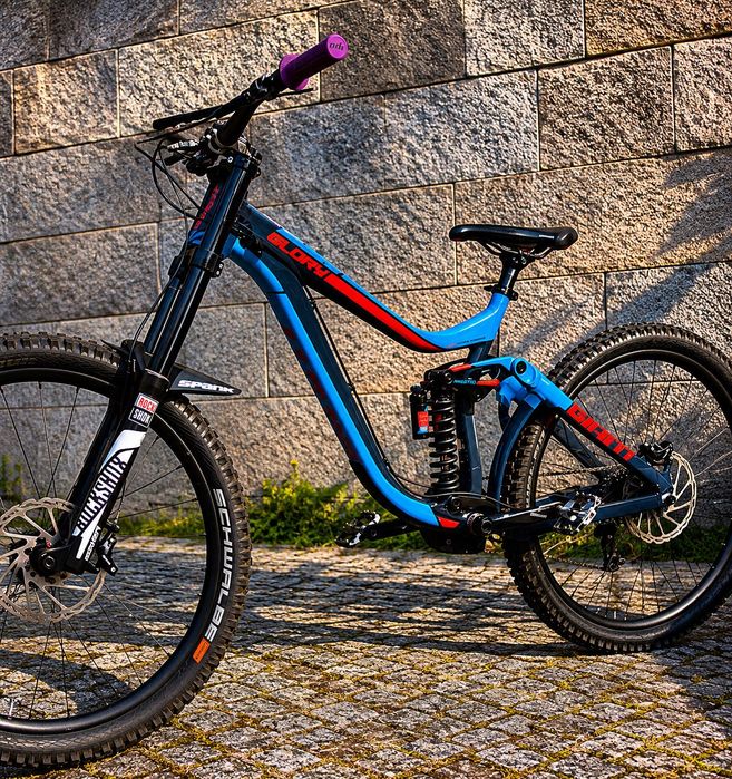 Giant Glory 27.5 Downhill