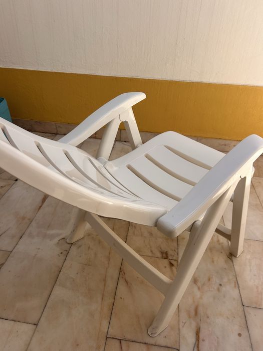 Duas Cadeiras de plástico ajustaveis