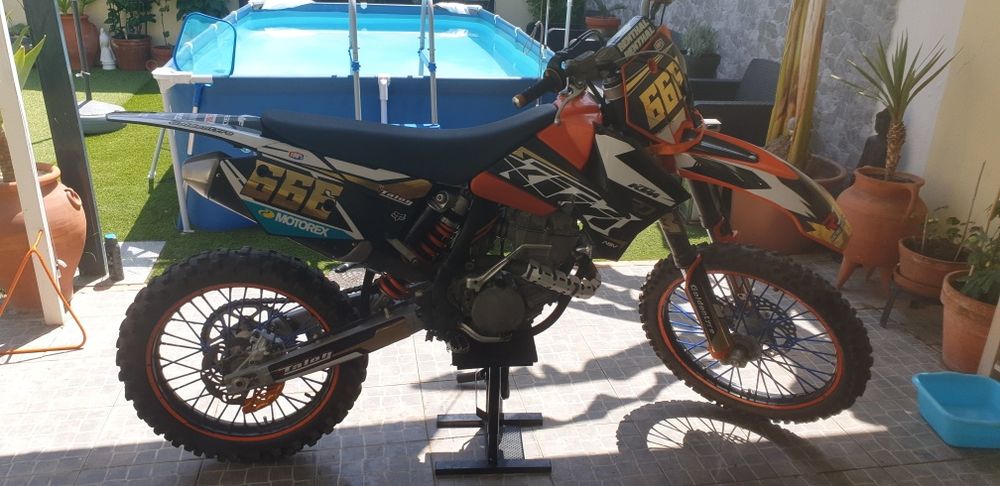 Vendo KTM 250cc c/revisão feita