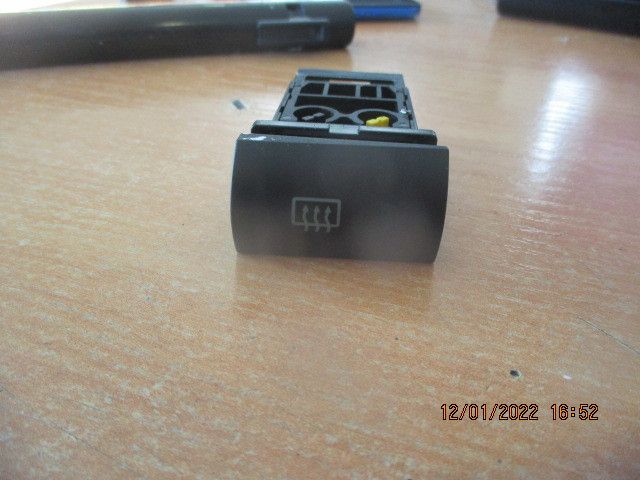 Botão / interruptor desembaciador vidro trás KIA Picanto (BA)