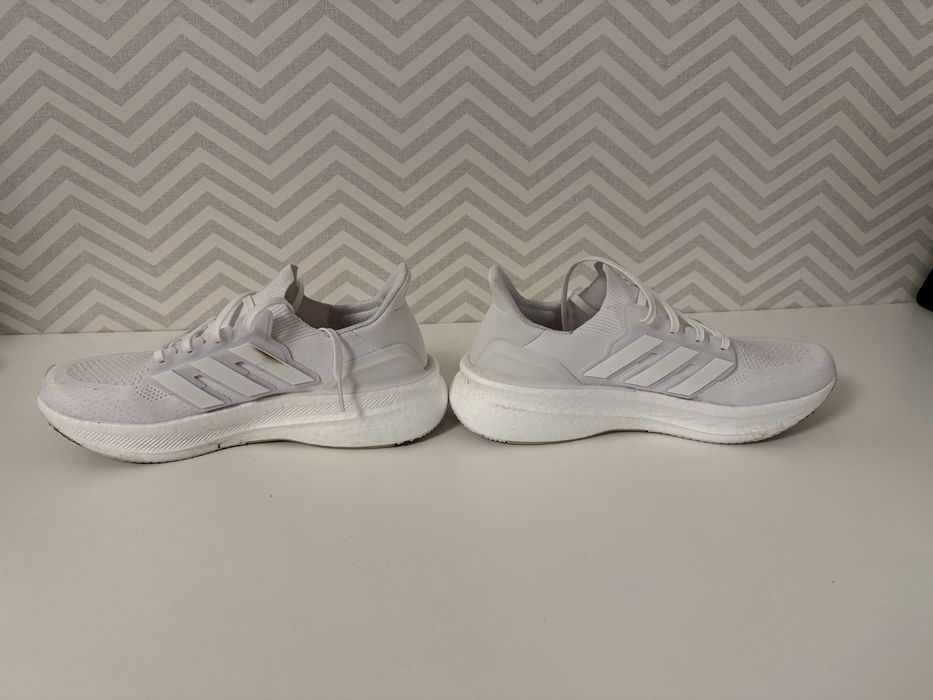 Кросівки Adidas бігові