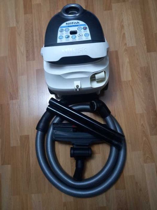 Aspirador Nilfisk.