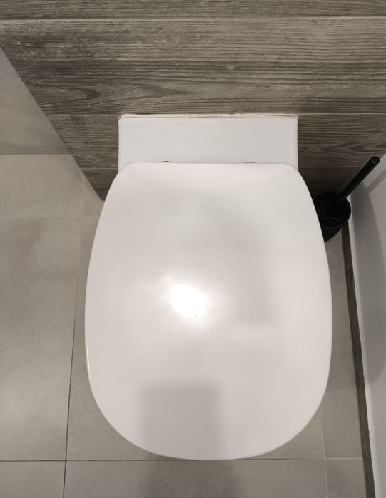 Miska WC podwieszana Cersanit z deską