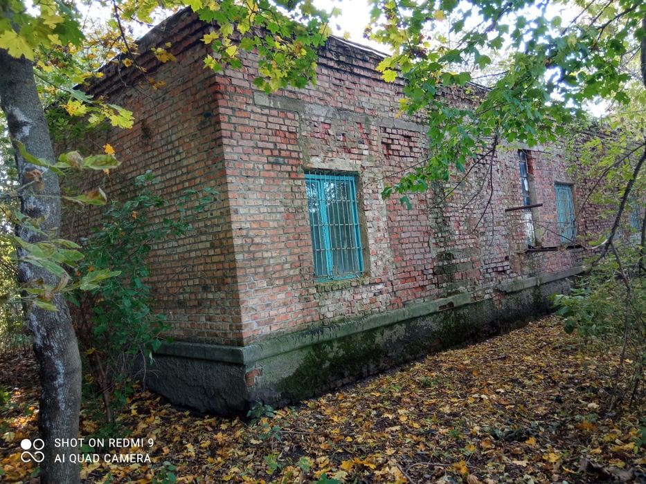 Продам приміщення довжиною 20,5метри, шириною 6,6метри, висотою 5,5 м.