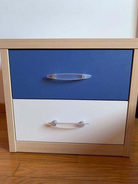 Cama de solteiro + mesinha + estrado +colchão