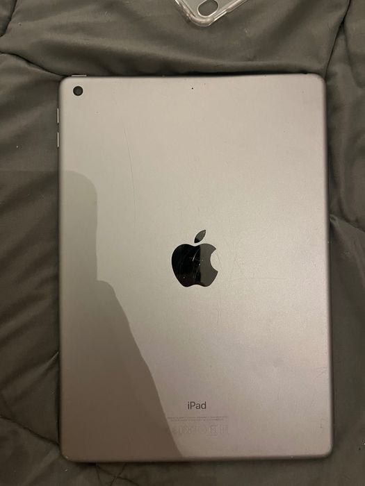 IPAD 5ª Geração (2017) 32GB - WI-FI - Cinzento Sideral