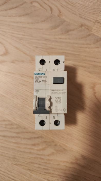 Дифференциальный автомат Siemens