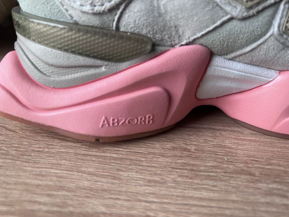 Жіночі кросівки New balance 9060 pink