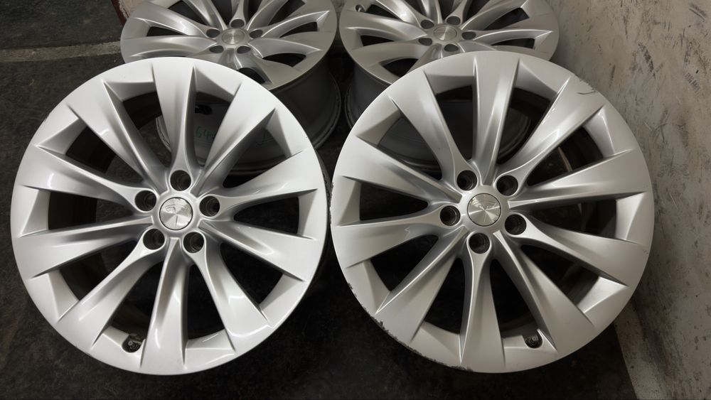 Felgi Aluminiowe 5x120 20” TESLA MODEL X Y Przód 9Jx20 Tył 10Jx20