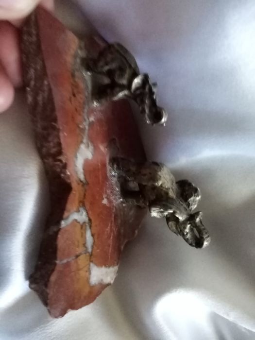 Figurka.Oryginalne słonie na marmurze.