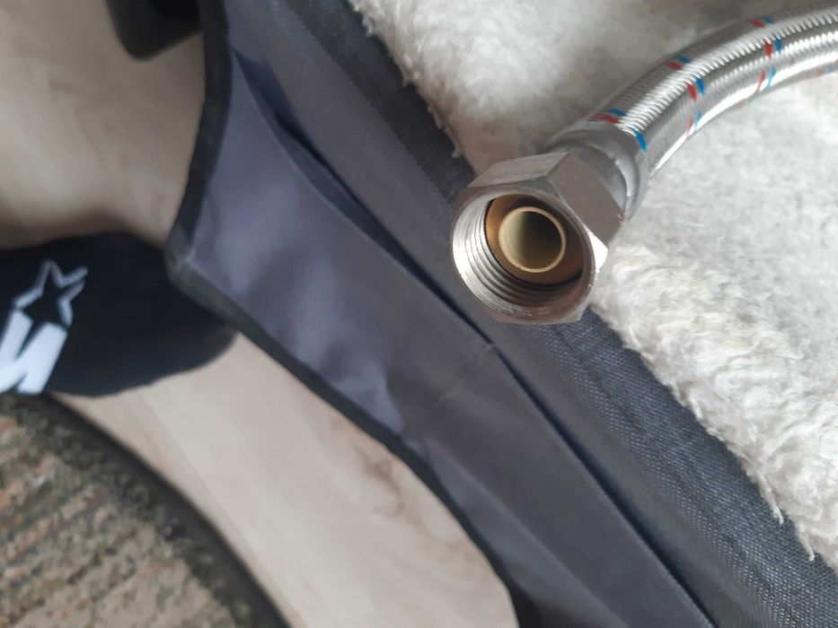 Wężyk przyłączeniowy do wody 3/4" x 3/4" x 600mm w oplocie metalowym