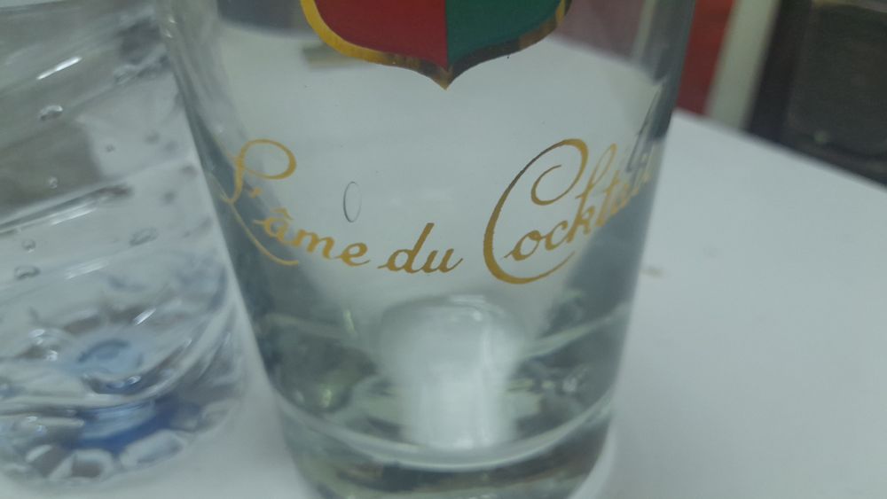 2 copos grandes Martini e noille prat