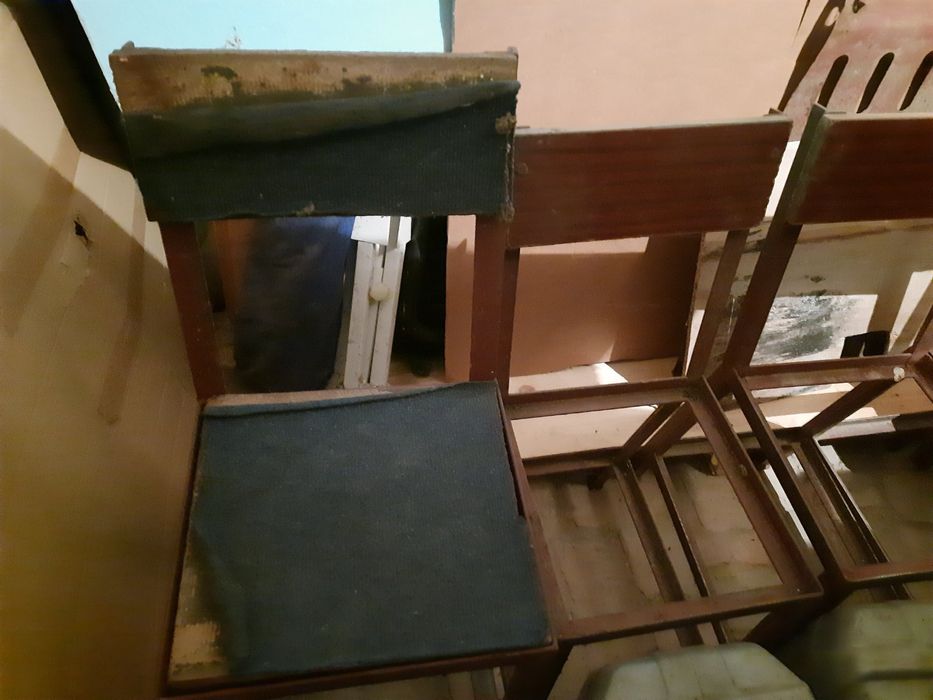 Продаю металлические стулья