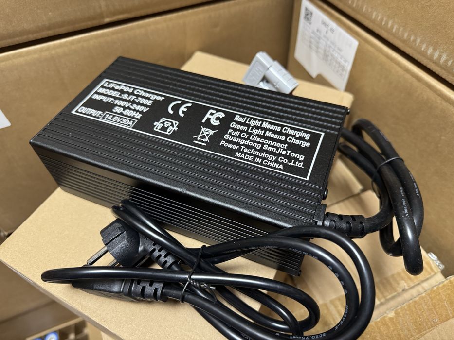 Зарядний пристрій для акумулятора 14,6V та 29,2V струм від 10 до 50А