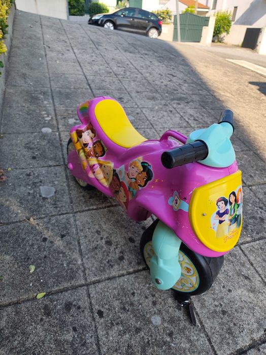 Moto Andador / Menina