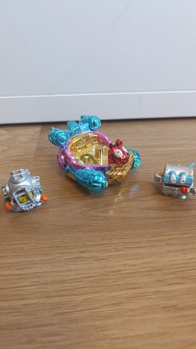 Srebrne figurki super zings