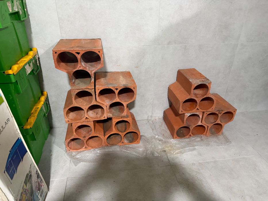 Garrafeira em tejolo tripla