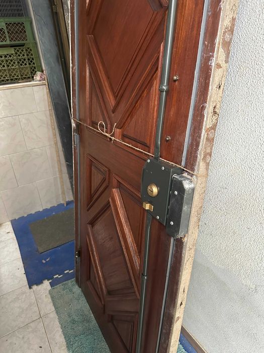 Porta maciça de Madeira