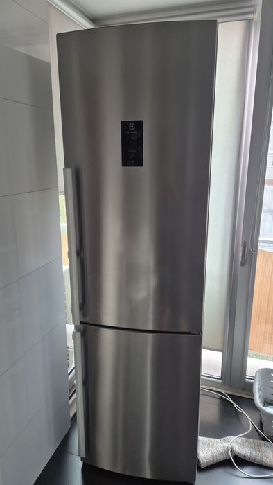 Frigorífico Combinado Electrolux 400L