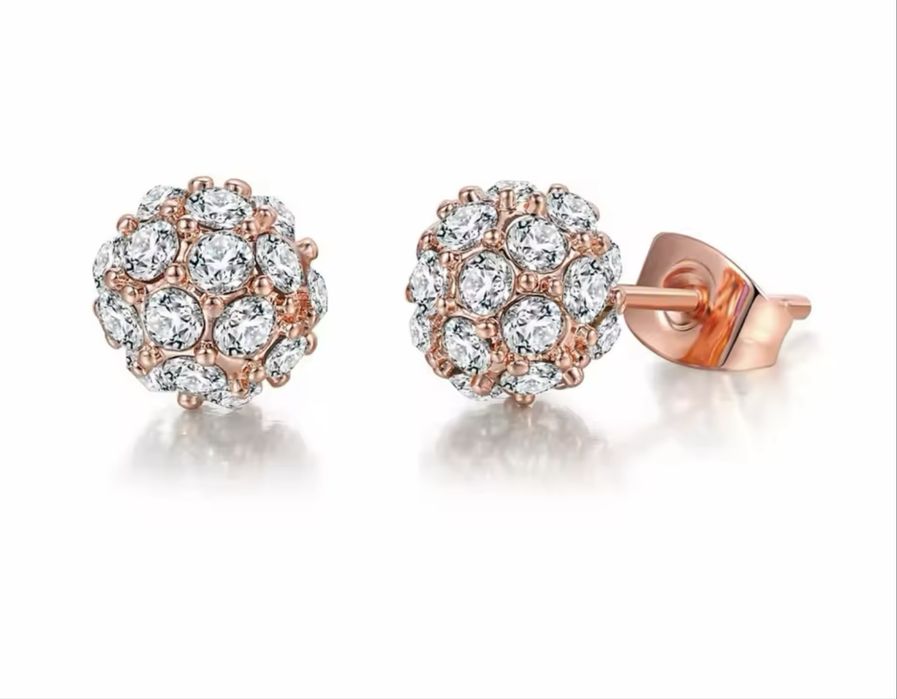 Новые гвоздики,пусеты,сережки,бижутерия,серьги с камнями