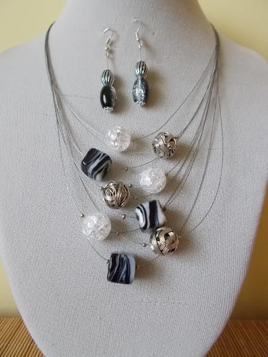 naszyjnik z kolczykami czarno-biały
