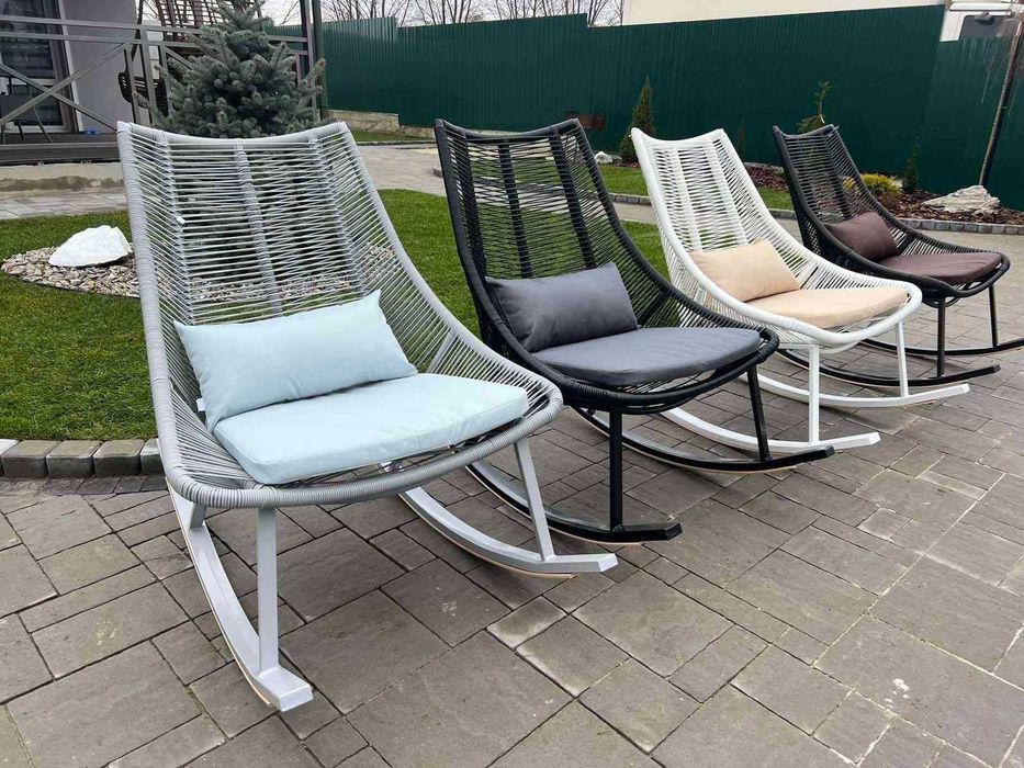 Крісло качалка для саду