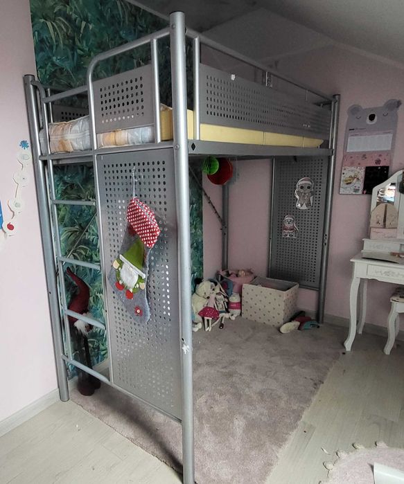 Łóżko z biurkiem - metalowe