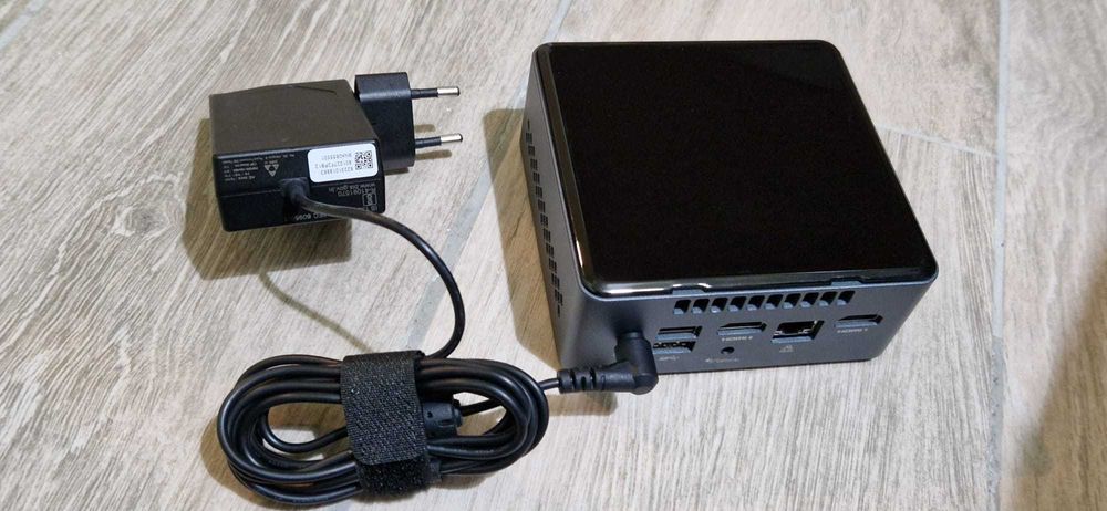 Intel NUC NUC7CJYHN UCFF Kit Intel Celeron J4005