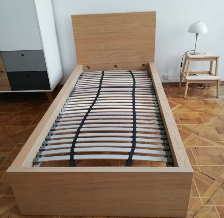 Łóżko ikea Malm.  90x200