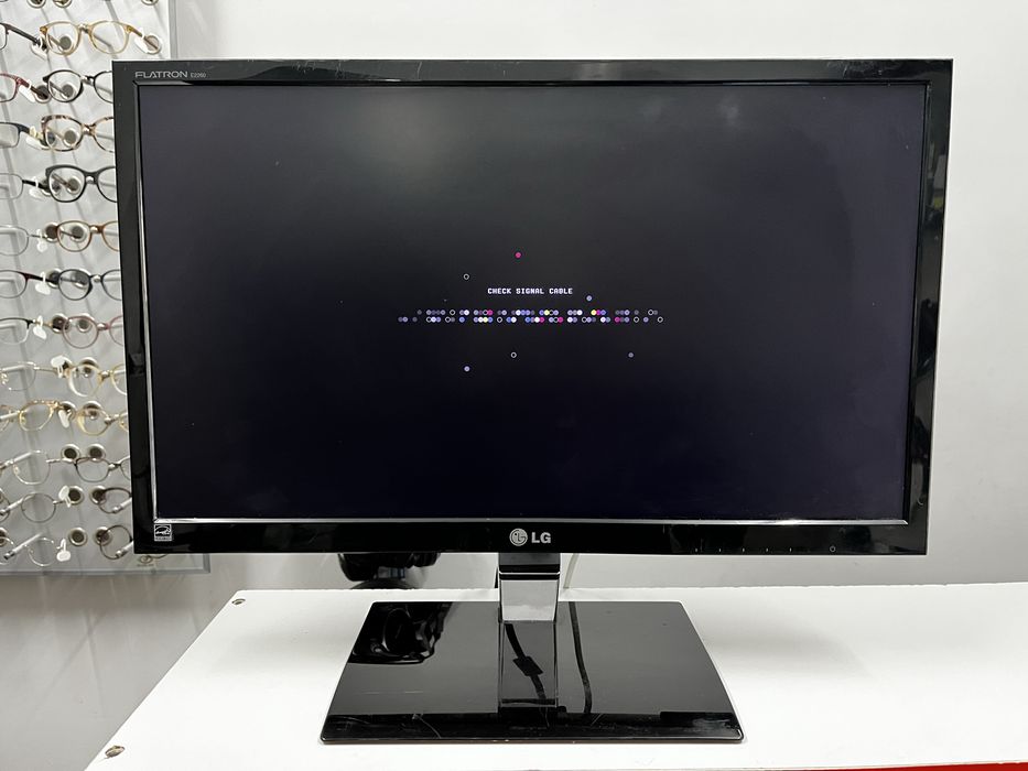 Монітор LG Flatron E2260T-PN
