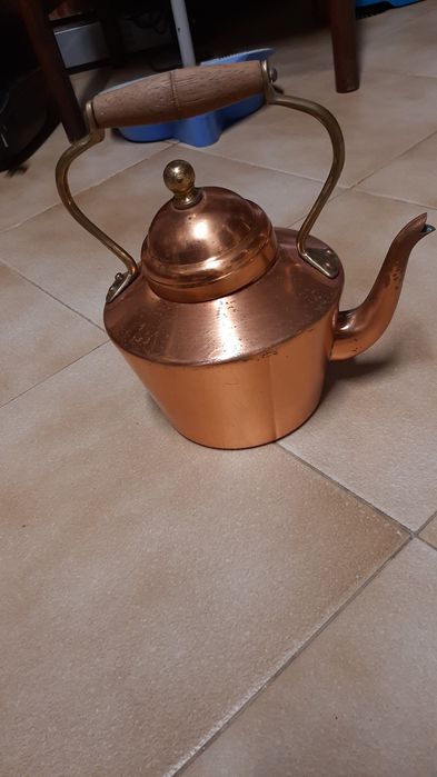 Pecas em cobre de vários tamanhos.