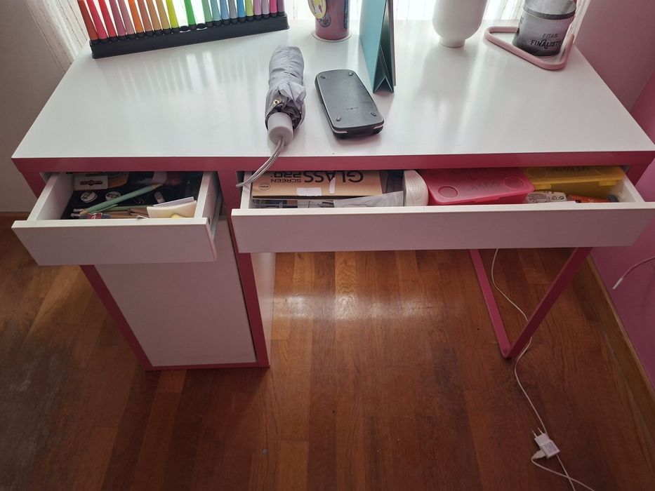 Secretária de estudo rosa  ikea