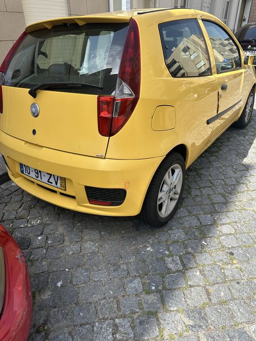 Fiat punto 2005 com 3 portas