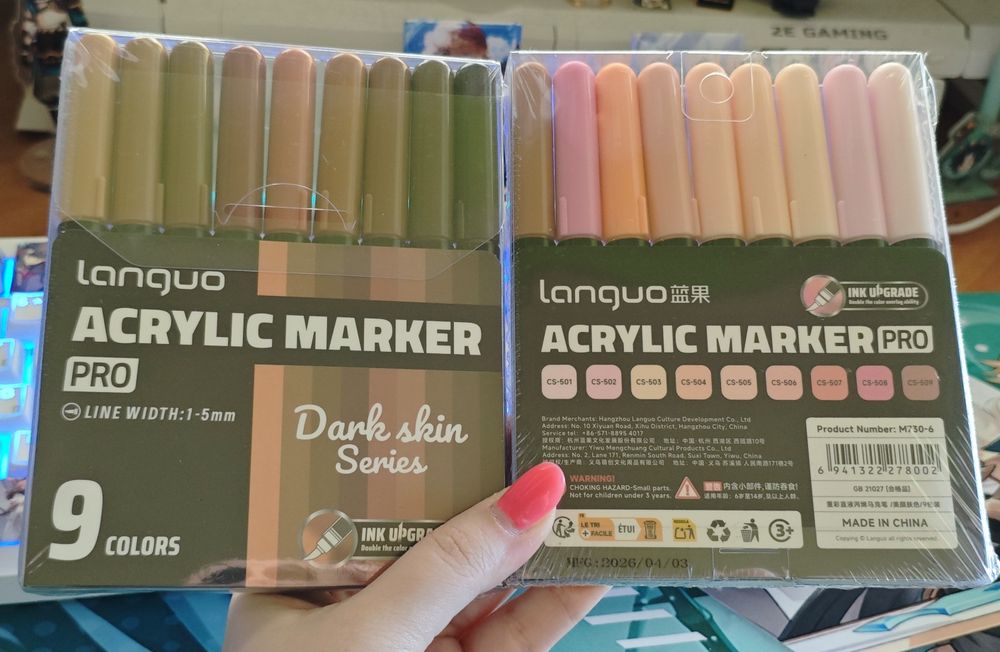 Набір Нові акрилові маркери 9шт Languo Pro Colour of skin, Dark Skin/ ручки Languo Click 0.7мм