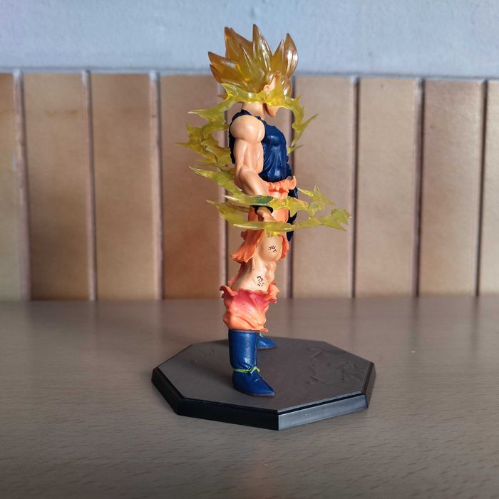 Boneco Figura Son Goku Super Saiyan Dragon Ball