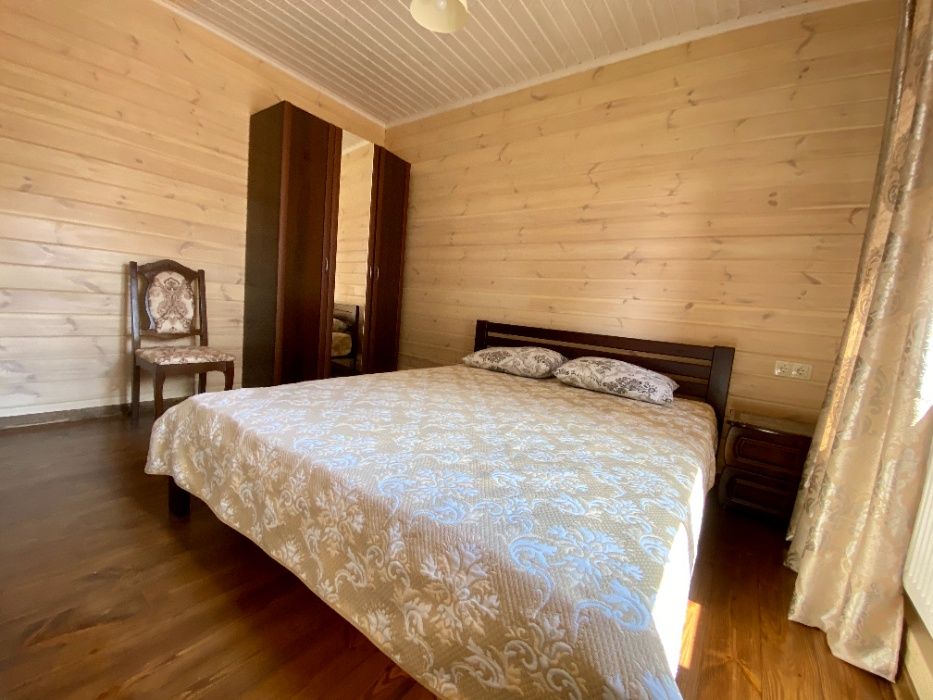 Посуточная аренда дома с сауной на Осокорках. Подобова оренда будинку.