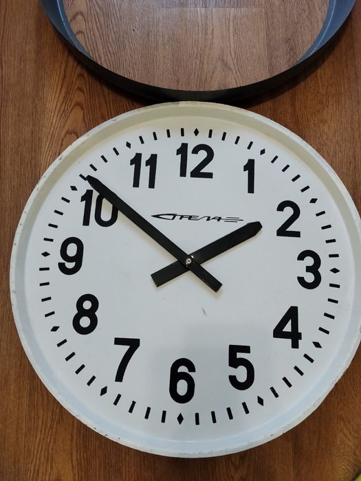 Большие настенные часы СССР.Стрела.