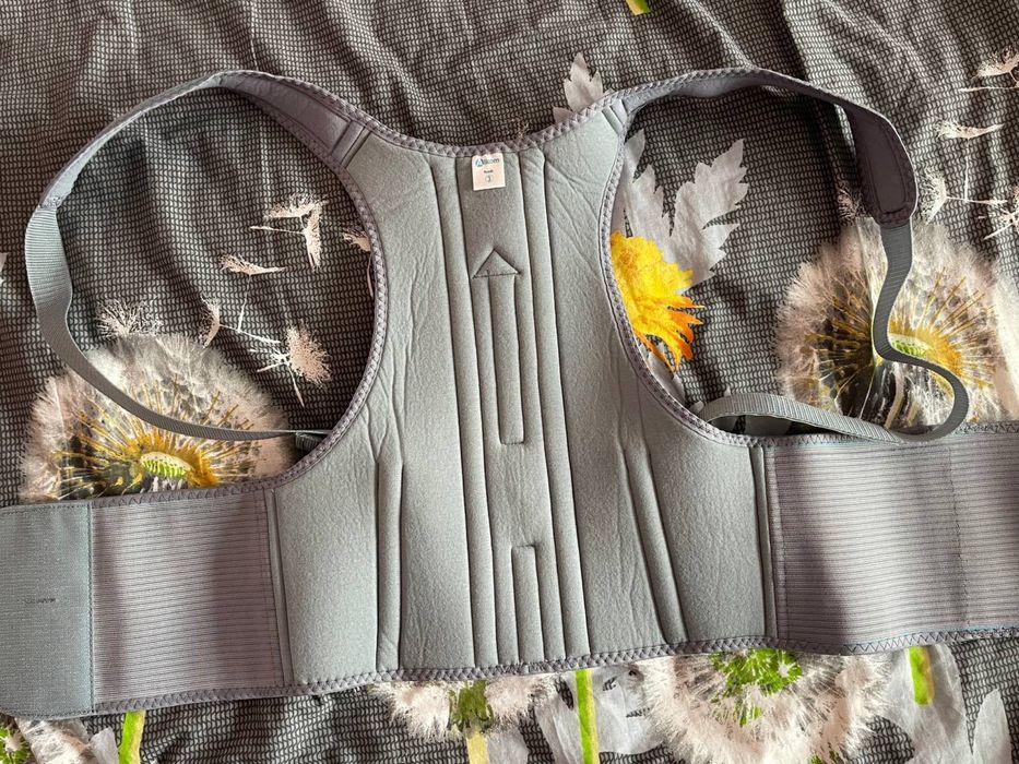 Корсет для спини/ корекції осанки