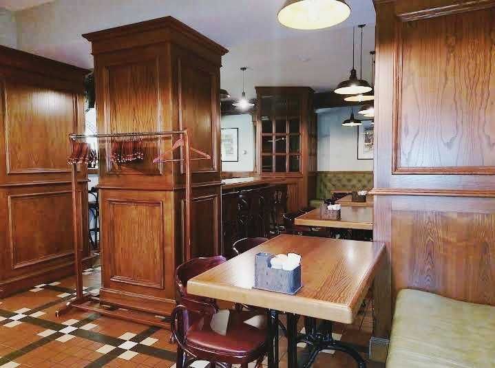«Watson Pub» – справжній англійський паб у центрі міста.