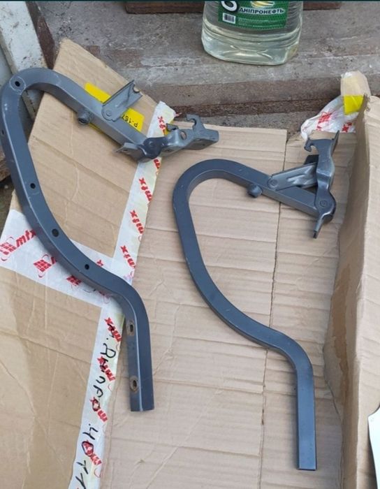 Петли на багажник Hyundai Accent 2012