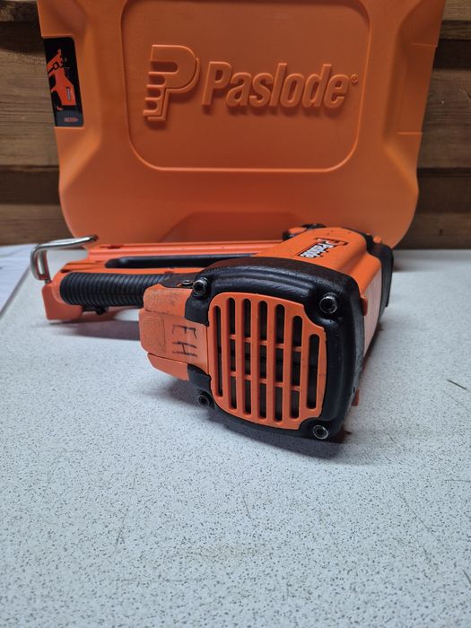 Paslode Gwoździarka +Aku+Ładowarka+Walizka